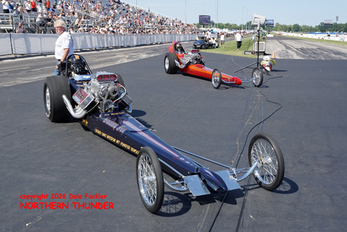 Mel Hoyh (owner) Harold Brewer (driver) - 'Swamp Fox' (left) - Tom Hoover (right)